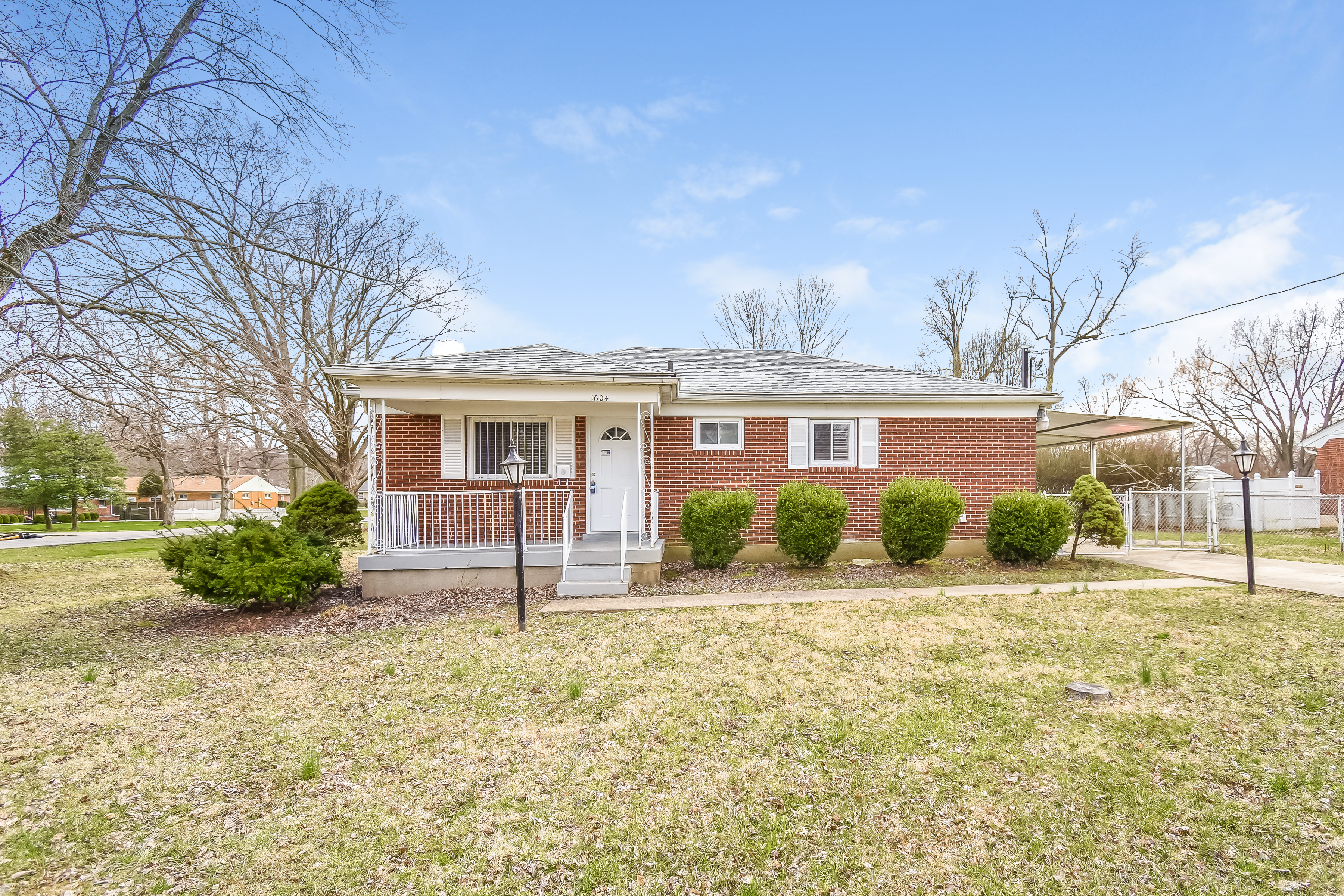 1604 Louise Ave Louisville, KY 40216
